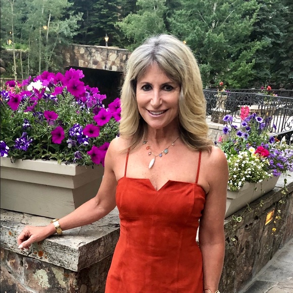 Meet your Posher, Mona - Picture 1 of 1